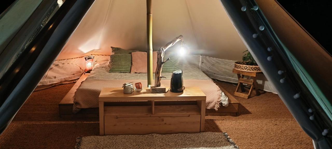 Evasion En Pleine Nature, Tipi Insolite Et Jacuzzi Au Pont Du Gard ! Vers-Pont-du-Gard Extérieur photo