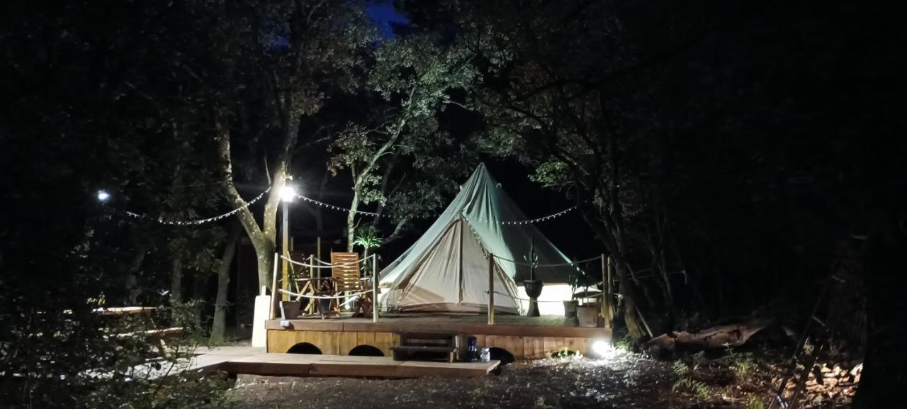 Evasion En Pleine Nature, Tipi Insolite Et Jacuzzi Au Pont Du Gard ! Vers-Pont-du-Gard Extérieur photo